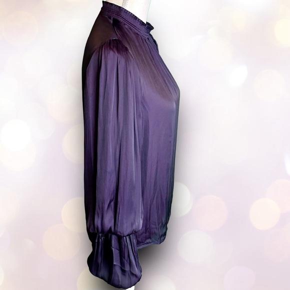 NWT Carmen Marc Valvo Bubbled Tiered Sleeve Top in “Aubergine” Size Medium - Picture 11 of 12